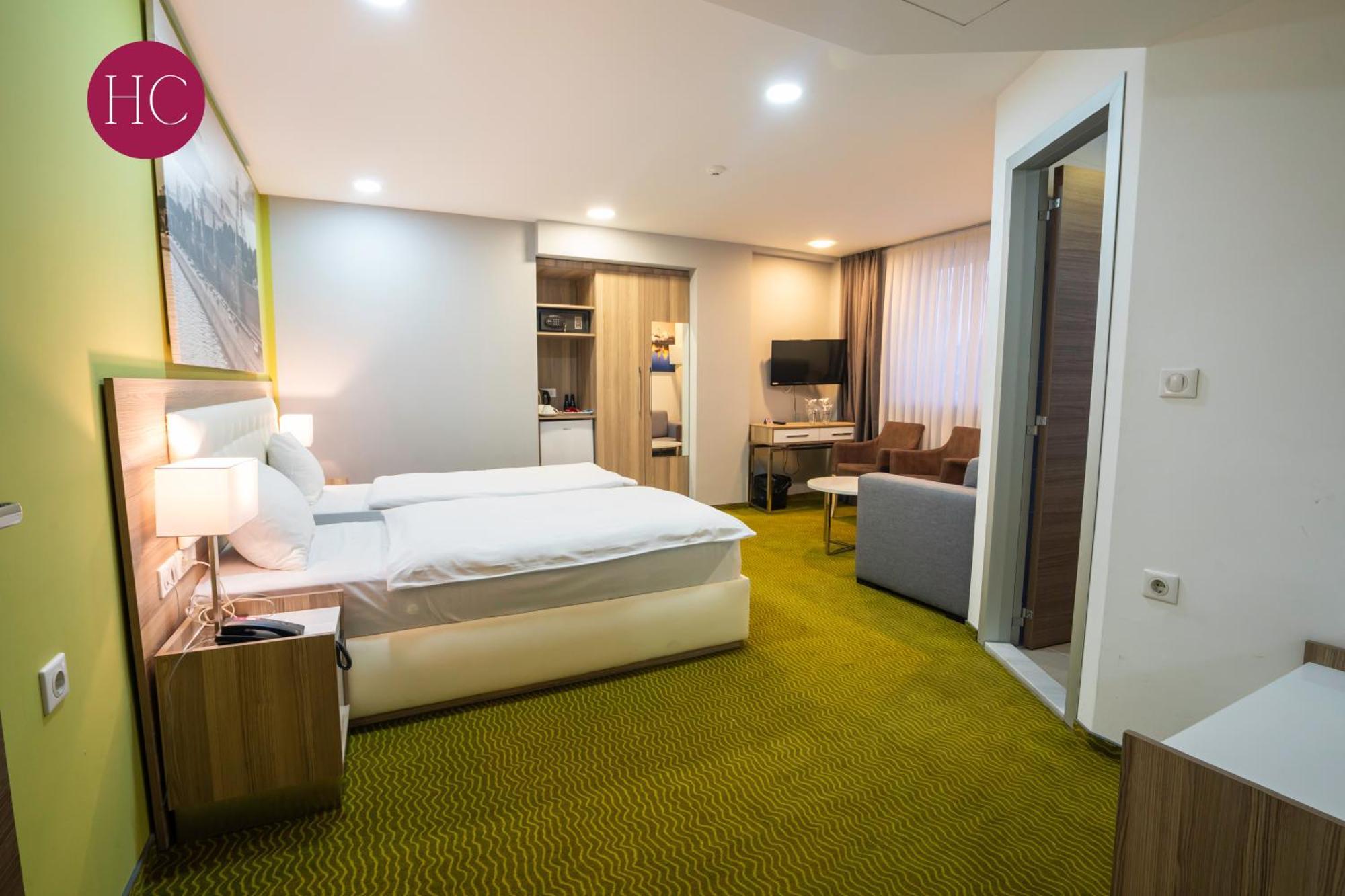 Central Hotel, Fitness And Spa Vinica Luaran gambar