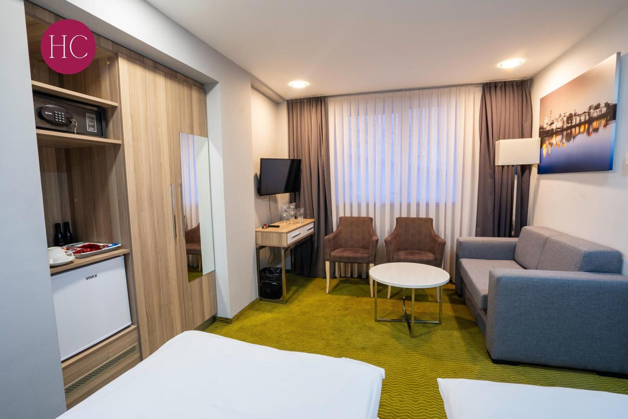 Central Hotel, Fitness And Spa Vinica Luaran gambar