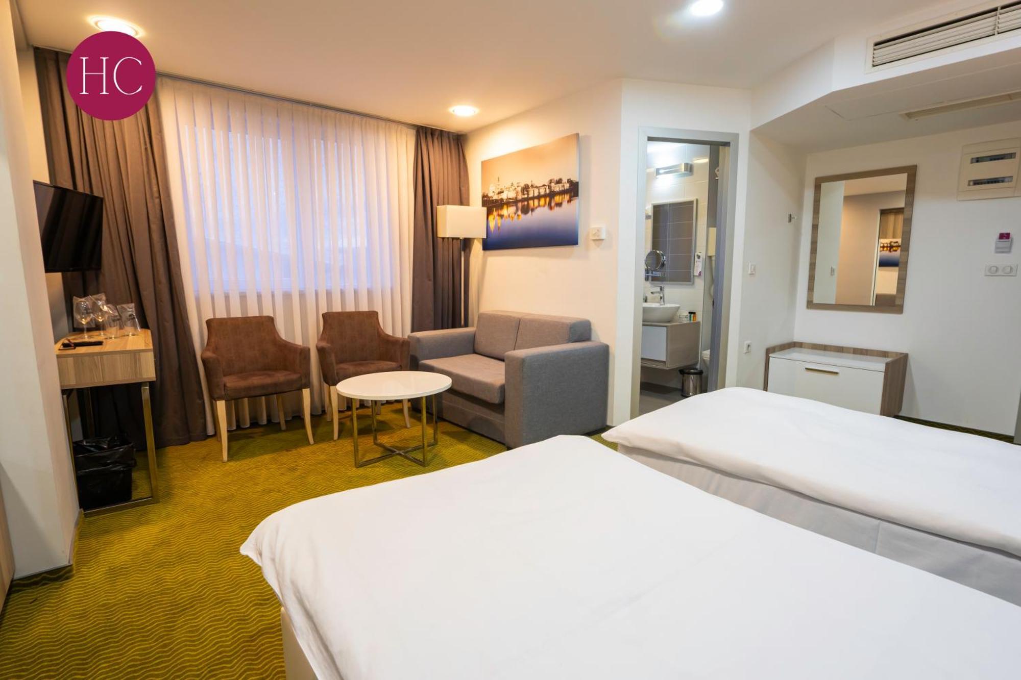 Central Hotel, Fitness And Spa Vinica Luaran gambar