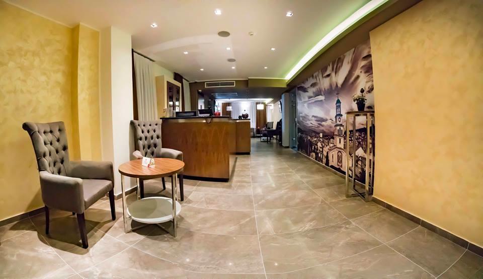 Central Hotel, Fitness And Spa Vinica Luaran gambar